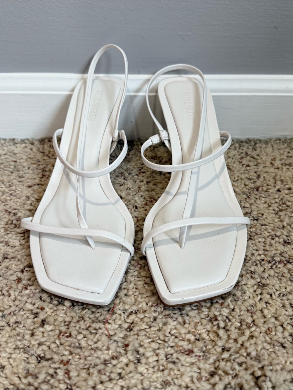 Steve Madden White Locke Sandals - Picture 1 of 5